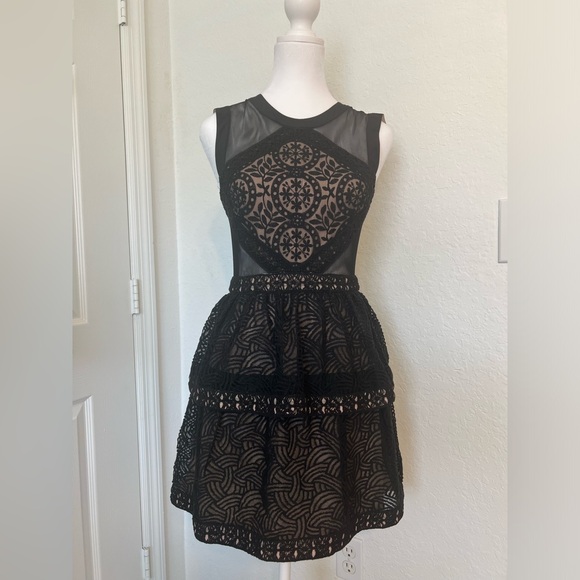 Stunning black BCBGMaxazria dress size 02 new without tags. - Picture 1 of 6